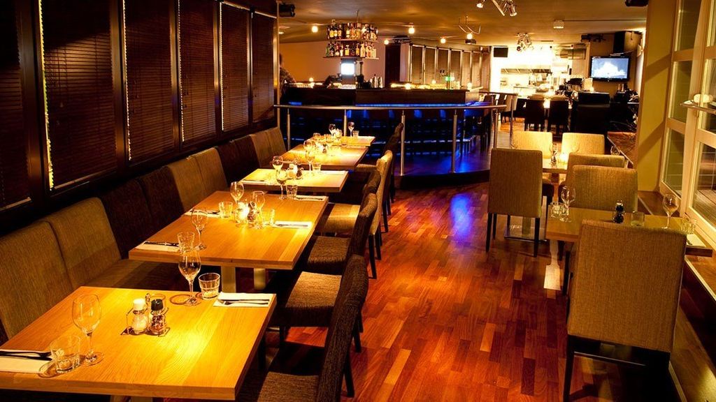 Eau Lounge