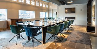 F @degruyter - foto 3