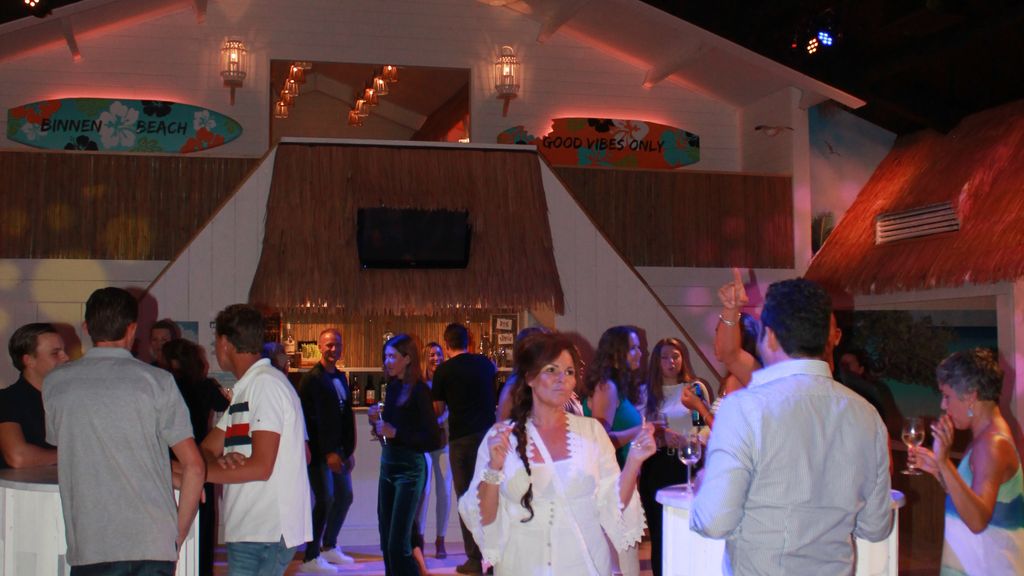 Club Binnen Beach - foto 2